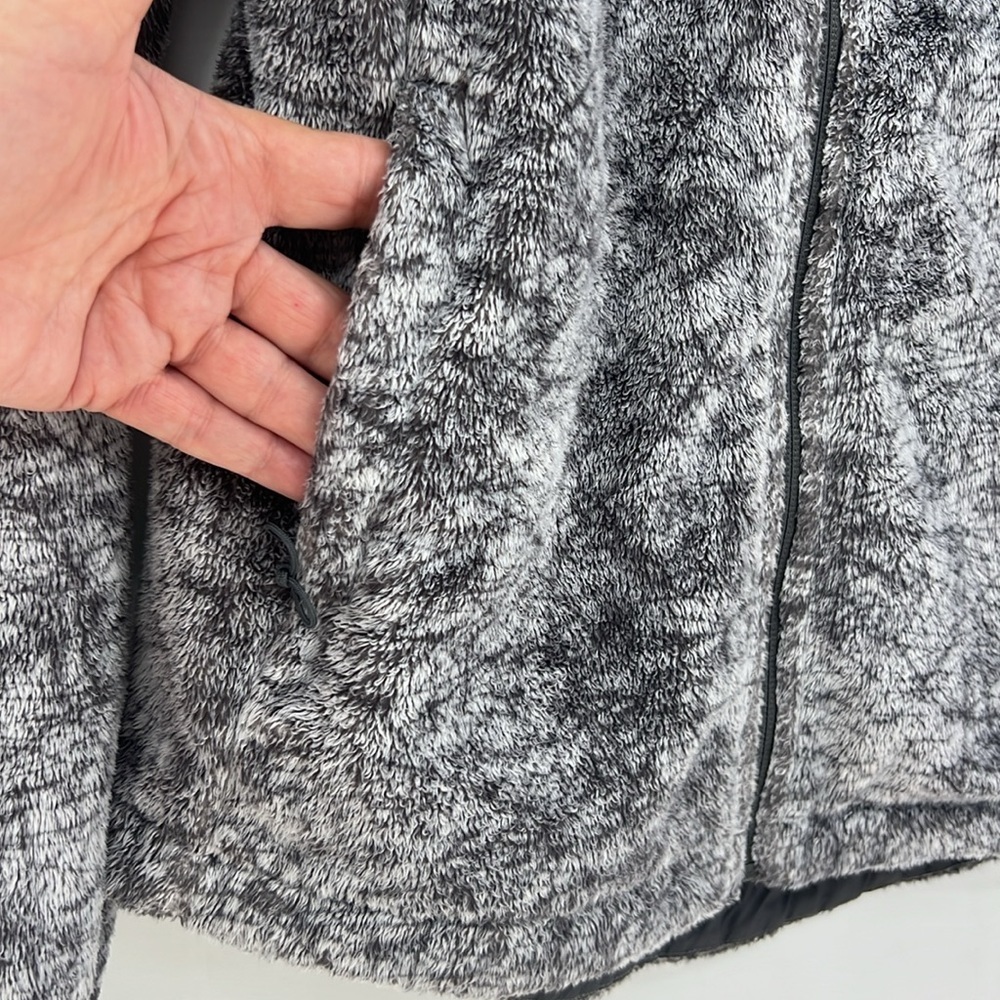The North Face Women’s seasonal Osito Zip fuzzy, Fleece graphic, gray marble, SP - Picture 6 of 13